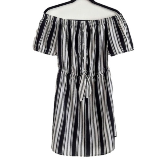 2/$35 OFF the shoulder URBAN outfitters Striped Summer Mini Dress Sz M ( 8-1… - Picture 1 of 6